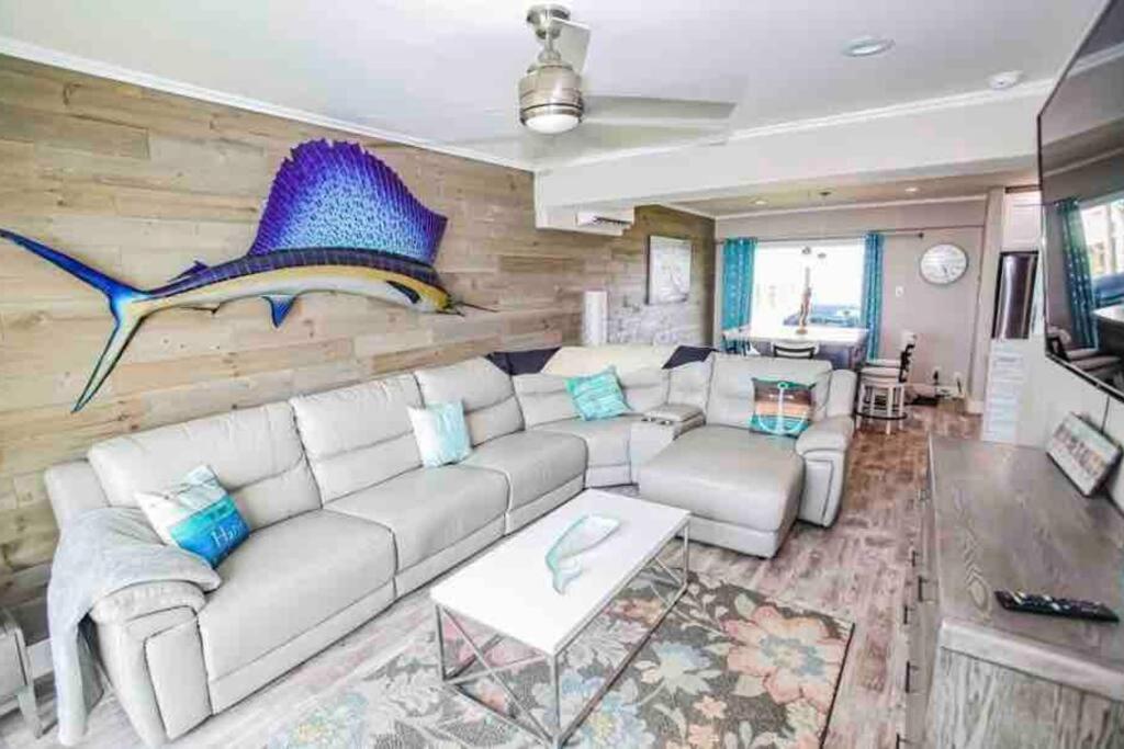Beachfront Retreat! 3 Steps To Walkover! سيرفسايد بيتش المظهر الخارجي الصورة